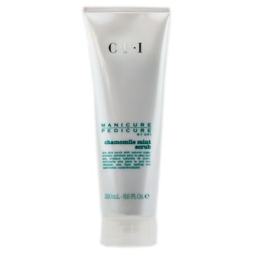 Opi Chamomile Mint Pedicure Hámlasztó bőrradír 250ml