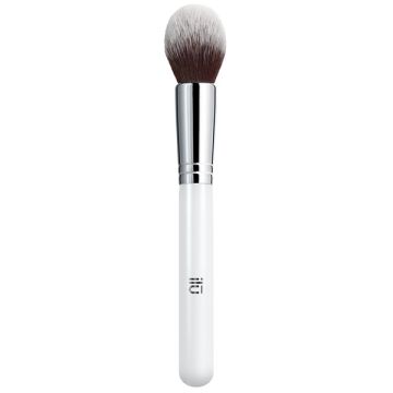 Ilu Tapered Powder Brush 205 Highlight of the day